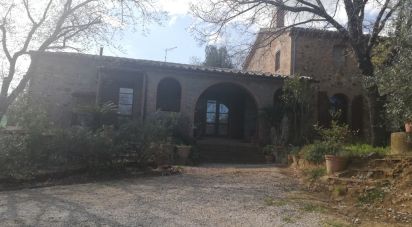 Country home 13 rooms of 290 m² in Ficulle (05016)
