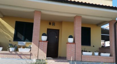 Casa indipendente / Villa 14 locali di 230 m² in Mosciano Sant'Angelo (64023)