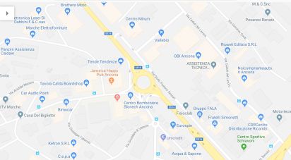 Negozio / locale commerciale di 130 m² in Ancona (60128)