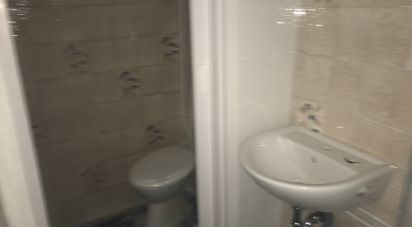 Shop / premises commercial of 60 m² in Fermo (63900)