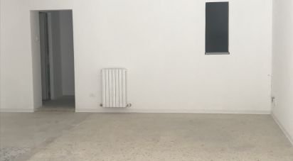 Shop / premises commercial of 60 m² in Fermo (63900)