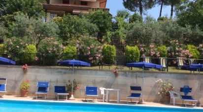 Casa indipendente 13 locali di 345 m² in Notaresco (64024)