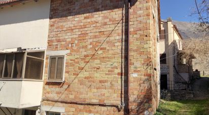 Village house 4 rooms of 90 m² in Cagli (61043)