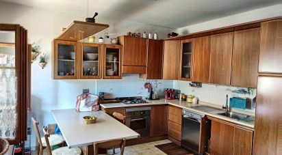 House 6 rooms of 180 m² in Ponzano di Fermo (63845)