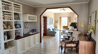 House 6 rooms of 180 m² in Ponzano di Fermo (63845)