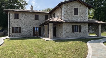 Casa indipendente / Villa 15 locali di 480 m² in Folignano (63084)