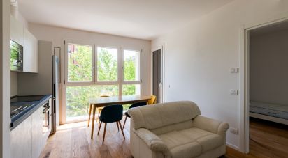 Three-room apartment of 72 m² in Milano (20151)