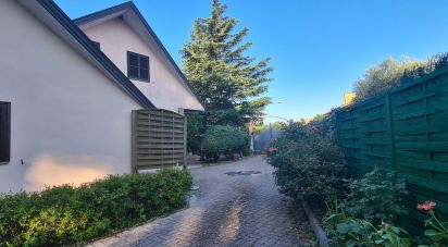 Villa Bifamiliare 18 locali di 300 m² in Cerreto d'Esi (60043)