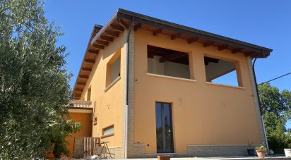 House 4 rooms of 410 m² in Controguerra (64010)