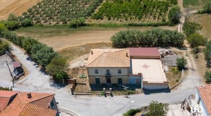 Rustico 10 locali di 500 m² in Notaresco (64024)