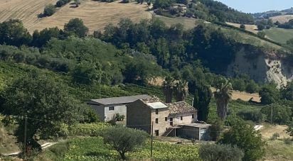 Rustico 12 locali di 450 m² in Petritoli (63848)