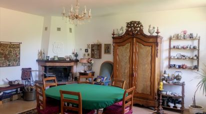 Country home 7 rooms of 190 m² in Apecchio (61042)