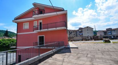 House 8 rooms of 180 m² in Cengio (17056)