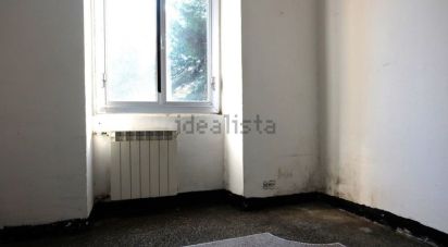 Three-room apartment of 65 m² in Genova (16137)