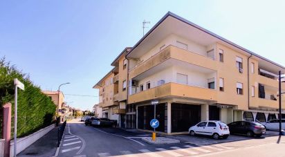 Varie superfici di 220 m² in Caerano di San Marco (31031)