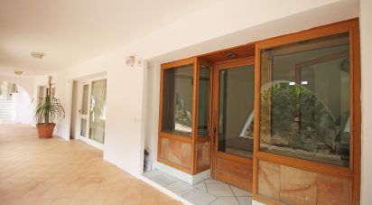 Shop / premises commercial of 40 m² in Arzachena (07021)