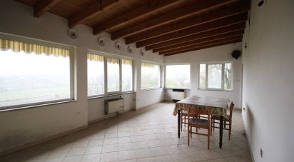 Country home 15 rooms of 300 m² in Carpeneto (15071)