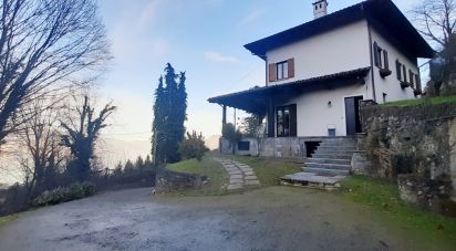 Casa indipendente / Villa 5 locali di 154 m² in Stresa (28838)