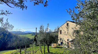 Rustico 6 locali di 230 m² in Petritoli (63848)