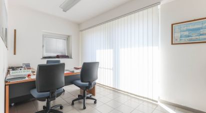 Negozio / locale commerciale di 170 m² in Ancona (60121)