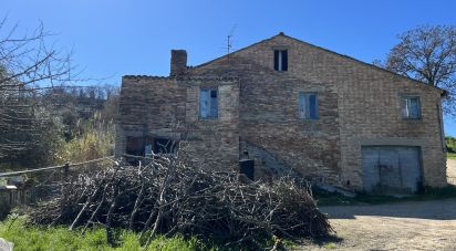 Casa indipendente / Villa 8 locali di 300 m² in Petritoli (63848)