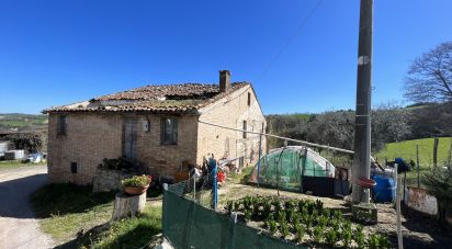 Casa indipendente / Villa 8 locali di 300 m² in Petritoli (63848)