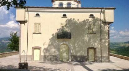 Hotel-restaurant of 768 m² in Civitanova del Sannio (86094)