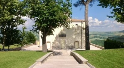 Hotel-restaurant of 768 m² in Civitanova del Sannio (86094)