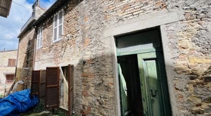 Casa indipendente / Villa 9 locali di 180 m² in Santa Vittoria in Matenano (63854)
