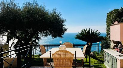 Four-room apartment of 117 m² in Arenzano (16011)