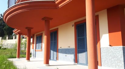 Villa Bifamiliare 3 locali di 98 m² a Offida (63073)