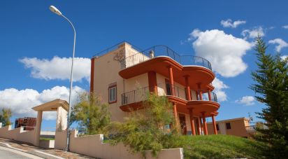 Villa Bifamiliare 3 locali di 98 m² a Offida (63073)