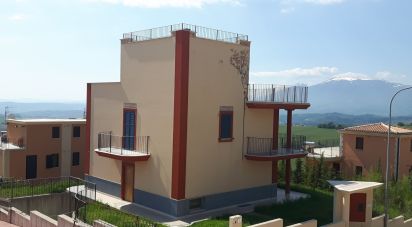 Villa Bifamiliare 3 locali di 98 m² a Offida (63073)