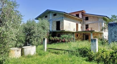 Country home 0 rooms of 400 m² in Controguerra (64010)