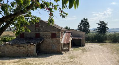 Casa indipendente / Villa 10 locali di 350 m² in Monte San Pietrangeli (63816)