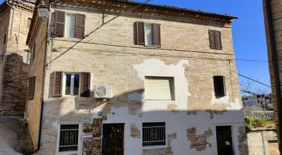 House 8 rooms of 220 m² in Ponzano di Fermo (63845)