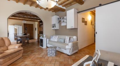 Rustico 8 locali di 355 m² in Camerino (62032)