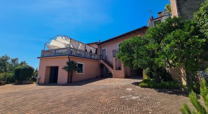 Varie superfici 4 locali di 150 m² a Boissano (17054)