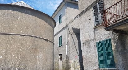 Townhouse 10 rooms of 180 m² in Davagna (16022)