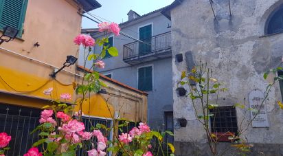 Townhouse 10 rooms of 180 m² in Davagna (16022)