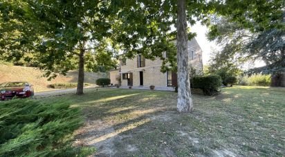 Casale 8 locali di 250 m² in Monte Urano (63813)