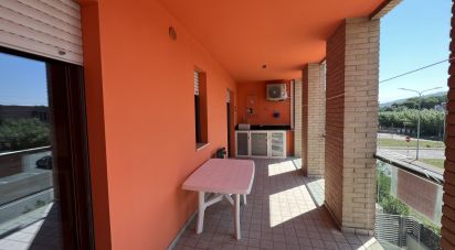 Palazzo / Stabile 3 locali di 73 m² a Fermo (63900)