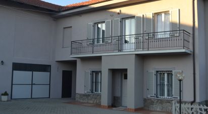 House 8 rooms of 428 m² in Asti (14020)