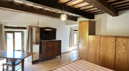 Rustico 23 locali di 400 m² in Falerone (63837)