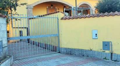 Townhouse 11 rooms of 180 m² in Ardea (00040)