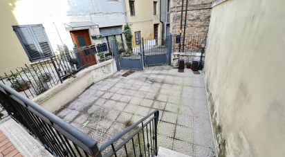 Abitazione 6 locali di 75 m² in Monte Urano (63813)