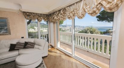 Four-room apartment of 215 m² in Genova (16156)