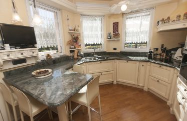 Four-room apartment of 215 m² in Genova (16156)