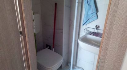 Apartment 5 rooms of 66 m² in Genova (16156)