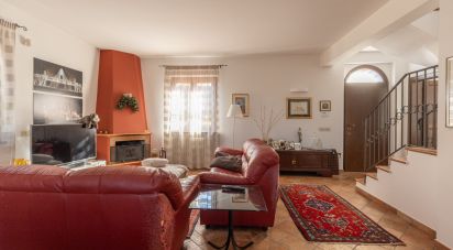 Farm 7 rooms of 255 m² in Macerata (62100)